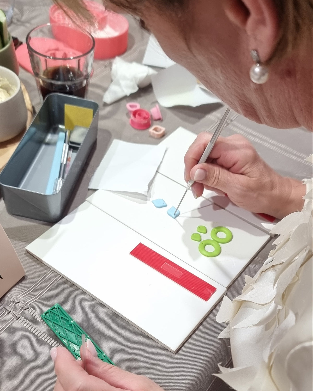 WORKSHOP polymeerklei BASIS OORBELLEN